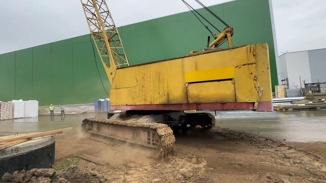 Гигантский гусеничный кран ДЭК-250 перегоняем по месту, полное видео @mister.mechanic АСС смотреть онлайн