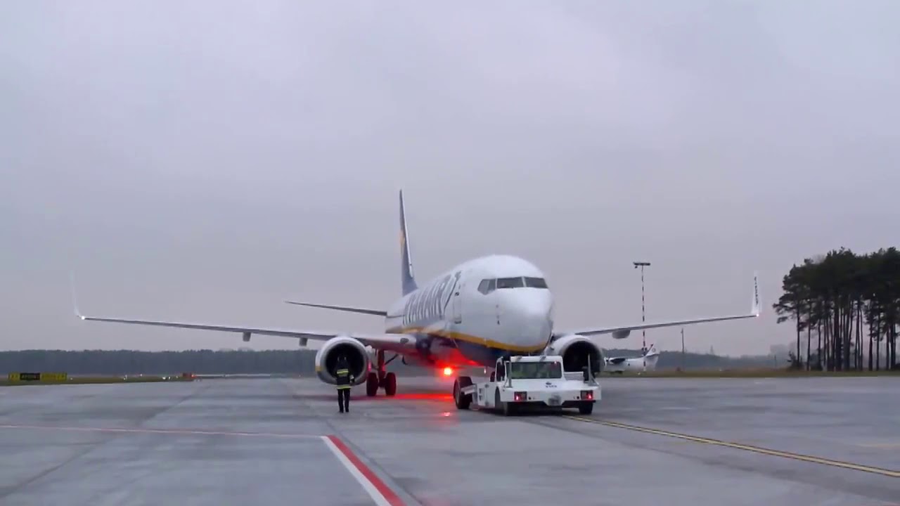 Безводильный аэродромный тягач TLD TPX 200