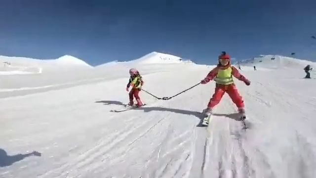 Групповые занятия на лыжах для детей! смотреть онлайн