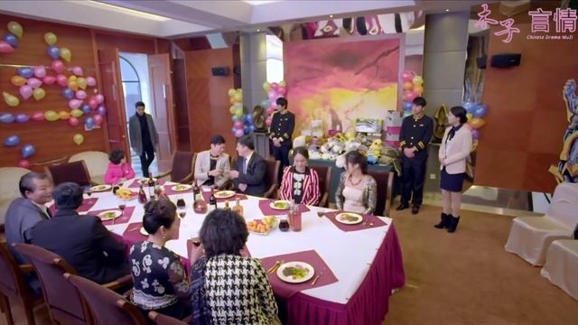總裁明知孩子不是自己的，卻當眾宣佈他是公司唯一接班人，心機男看兒子喊別人爸爸徹底瘋了！ep36 смотреть онлайн