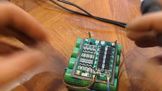 Шуруповёрт с аккумулятором на 5 Ампер-Часа переделка НА Li-ion своими руками.mp4 смотреть онлайн