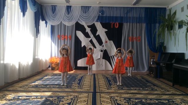 Танец "Ягода-Малина" Подготовительная группа детский сад "Солнышко" п.Октябрьское ХМАО смотреть онлайн