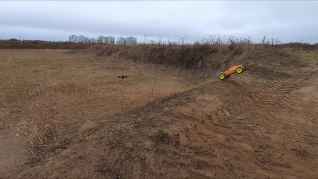 100+ км/ч за 14000р. ... Тест мощной багги TRAXXAS Bandit VXL смотреть онлайн