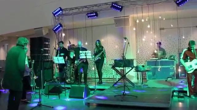 Музыка на "Острове 90-х" в Ельцин Центре - 2 смотреть онлайн