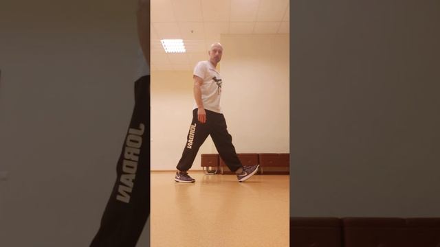 УЧИМ САМЫЕ КРУТЫЕ ДВИЖЕНИЯ ТАНЦА ШАФФЛ ДЛЯ КЛУБА! РАЗБОР SHUFFLE DANCE TUTORIAL. смотреть онлайн