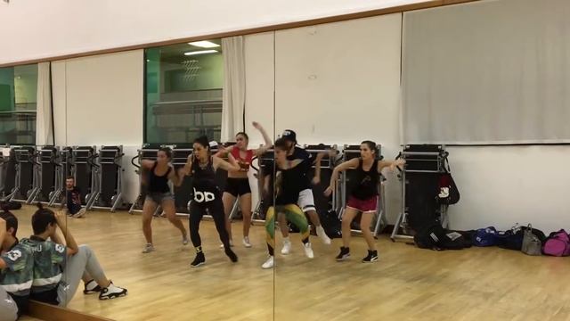 Dancehall The Riddim Crew - One dance remix #dancehall #stylo g смотреть онлайн