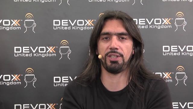 Antonio Goncalves: Java EE isn't a Monolith смотреть онлайн