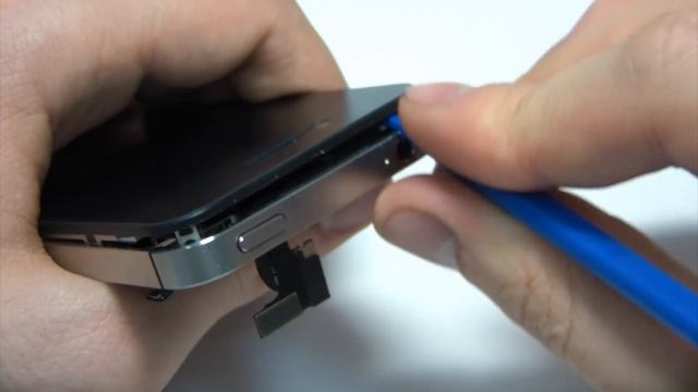 Видео 7. Замена экрана на iPhone 4S смотреть онлайн