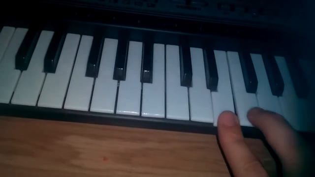 Как играть на синтезаторе красивую песню!! смотреть онлайн