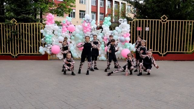 ТК "Авангард" на шествии выпускников в Молодечно 27 мая 2022 смотреть онлайн