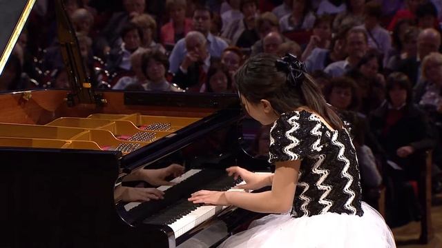Airi Katada – Mazurka in A flat major, Op. 17 No. 3 (second stage, 2010) смотреть онлайн