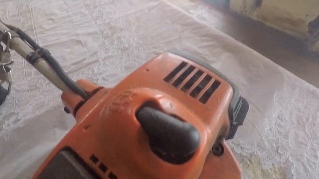 Husqvarna 323R смотреть онлайн