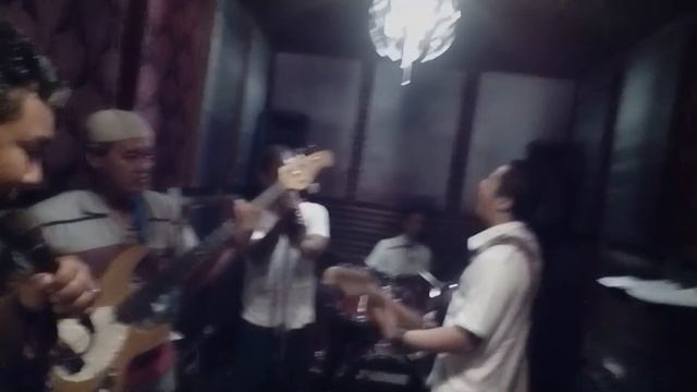 Latihan di studio E$E смотреть онлайн
