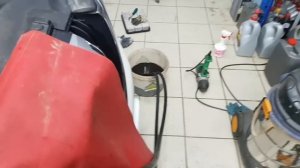 Прадо 150, 3.0 дизель. Меняем масло в двигателе с промывкой. Замена жидкости АКПП с фильтром.