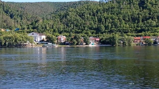 Россия: приятное путешествие на теплоходе по Волге. Легендарные горы Жигули, поселок Зольное смотреть онлайн