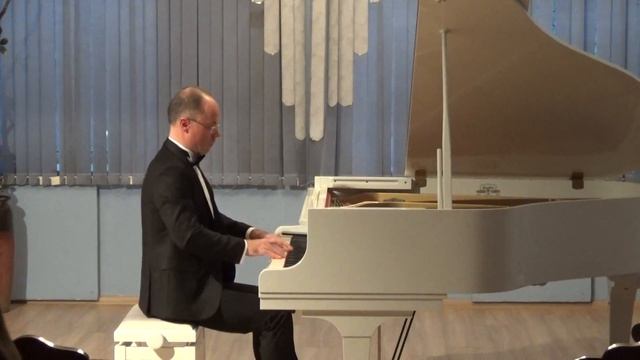 Рахманинов Прелюдия ми бемоль мажор исп. Сергей Беляков 29.10.2016 смотреть онлайн