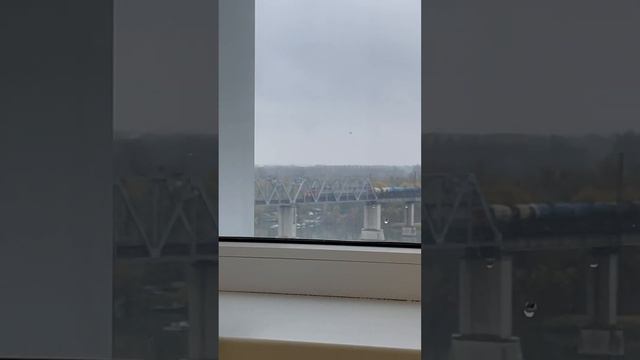 3ЭС5К С наливным составом по мосту через реку Дон смотреть онлайн