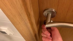 Как открыть дверь из туалета после КАКАНЬЯ? Туториал