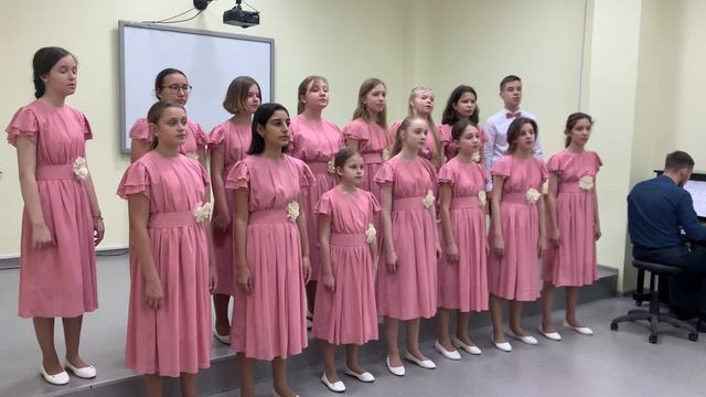 Хор средних классов «Crescendo». Музыка М.Минкова, слова О. Анофриева «Дельфины» смотреть онлайн