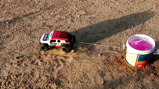 RC Pull the weight.This is a rc Wltoys104016 ZP Ford Raptor Land Cruiser Rock Crawler Climbing 6DW смотреть онлайн