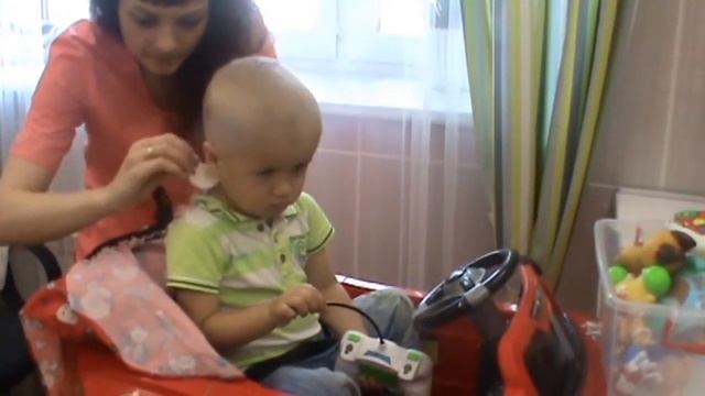 Постригаемся в детской парикмахерской! Гуляем в парке. смотреть онлайн