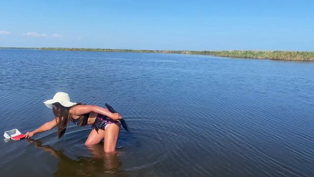 Жаркий день в лагере на диком пляже, кемпинг на море купаюсь, готовлю, рыбачу, живу в палатке смотреть онлайн