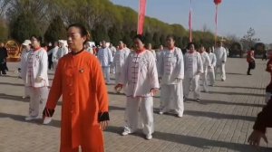 Цигун_Бадуаньцзинь / Утренняя Китайская Зарядка на Площади