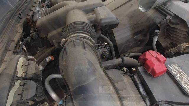 Ford 6.2 L Gas Engine Oil Change (F-250 Super Duty) смотреть онлайн