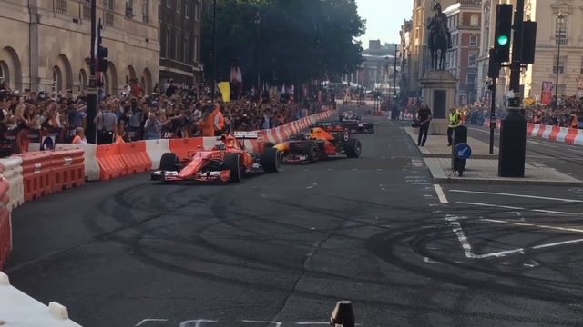 Как дрифтует Formula 1 смотреть онлайн