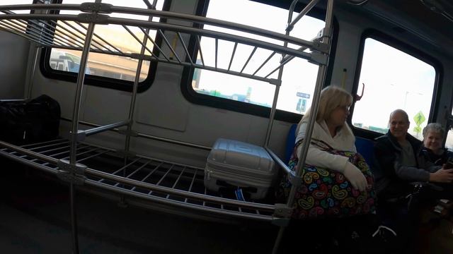 LaGuardia Airport (LGA) New York: Terminal B to A. How to use airport shuttle bus between terminals смотреть онлайн