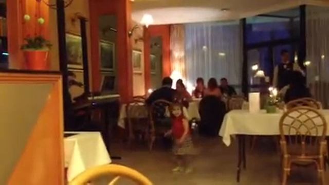 Танцы на озере Балатон смотреть онлайн