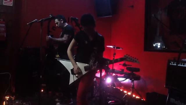 Andy guitarra solista de Marakas the machine смотреть онлайн