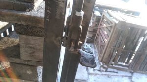 ЗАПИРАЮЩИЕ УСТРОЙСТВА НА ВОРОТА - КНИЖКУ.