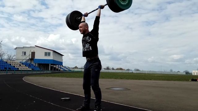 Тренировка на свежем воздухе бандой смотреть онлайн