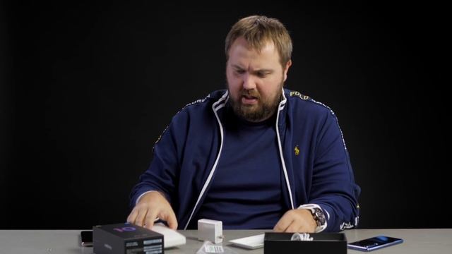 Распаковка Xiaomi Mi 10 Pro и сравнение с Mi 10 - кто из них топ за свои деньги?