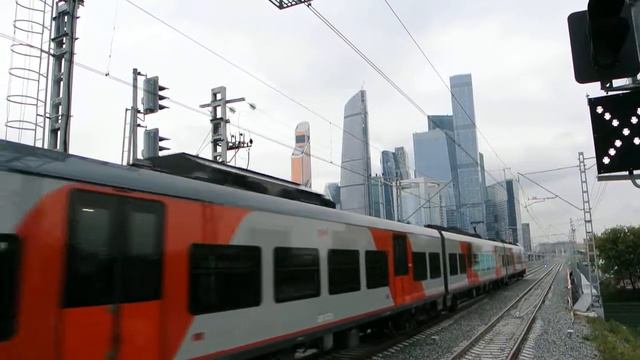 Москва Сити - вид со станции Шелепиха МЦК смотреть онлайн