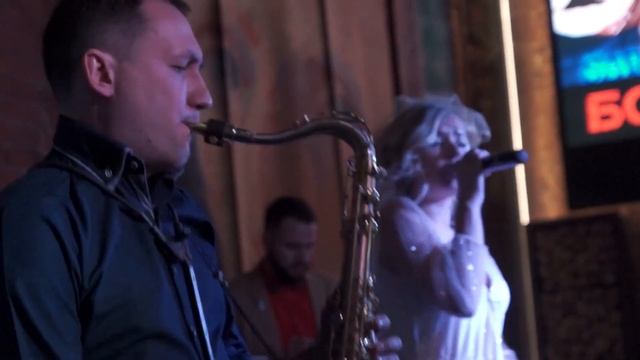 Как прошла презентация клипа Бородатый злодей Сары Окс и Никиты Джигурды смотреть онлайн