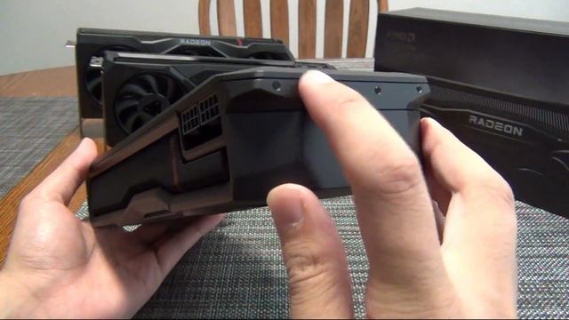 Radeon RX 7800 XT Unboxing