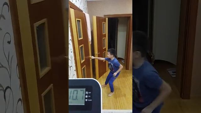 #СТРАШНО😱 #ДОМОВОЙ👹 #призрак👻 пугает детей смотреть онлайн