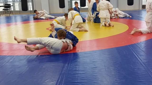Дзюдо. Открытый урок у Вани. Идем смотреть с Федей. "Парашютист", "Кошка", "Креветка" open lesson смотреть онлайн