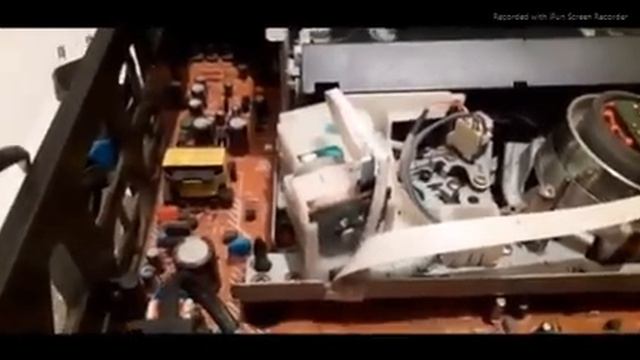 обзор и осмотр деталей кассетного видеомагнитофона. смотреть онлайн
