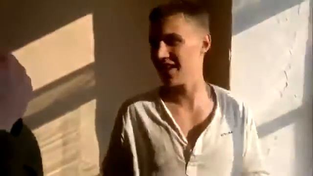 Парень зачитал реп под битбокс в армии смотреть онлайн