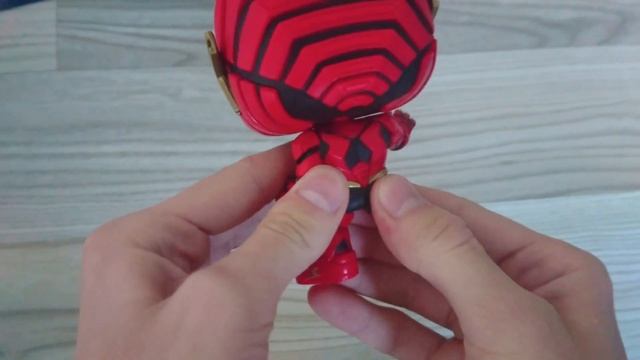 Распаковка и обзор коллекционной фигурки Funko POP "Лига справедливости: Флэш" и гиковского Паучка смотреть онлайн