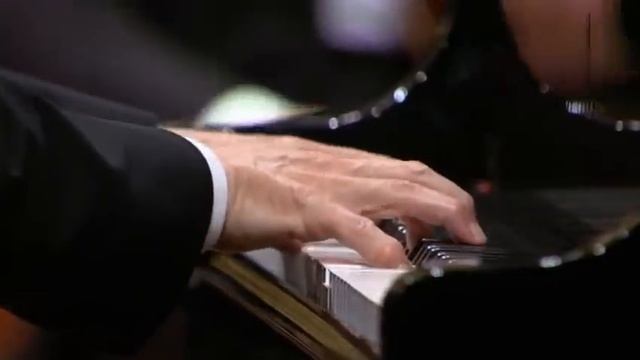 Johannes Brahms - Piano Concerto No. 1 in D minor, Op. 15 - Maurizio Pollini смотреть онлайн