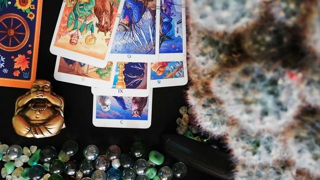 КОЛДУЕТ ЛИ КТО НА НЕГО таро онлайн смотреть онлайн