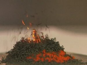 Химия. Опыты. Неорганика. Разложение дихромата аммония (вулкан)