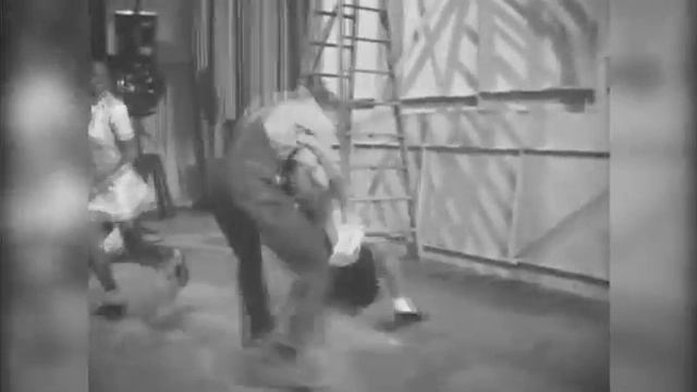 Ethnopsychodelic Orphan's Song.

Copyright © ® 2013