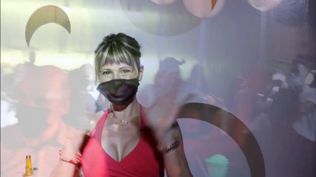 DOMINGOS de BAILE en BATAPLAN Donostia (III) | SALSA,BACHATA,KIZOMBA,CHÁ...|Organiza Jon Ochoa Swin смотреть онлайн