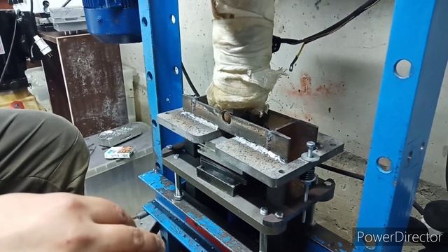 Пломба. 8 деталей в форме. Пнд птр 20. ВЛМ 200. смотреть онлайн