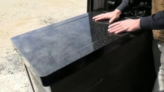 Un MONDE À PART ! Présentation du ROBETA 4X4 ADONIS sur MERCEDES modèle 2023 *Instant Camping-Car* смотреть онлайн
